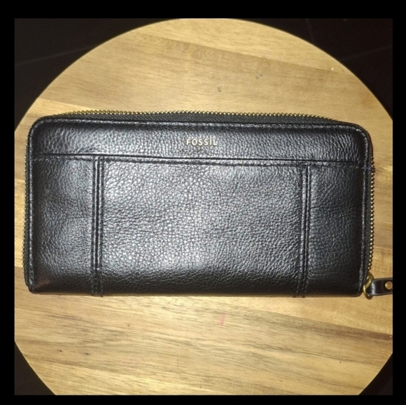 Fossil Black Leather Wallet - Picture 5 of 9